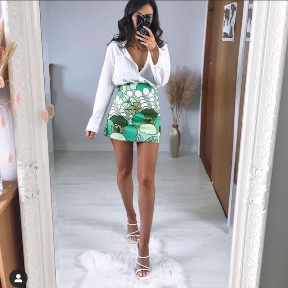 Zara Printed Mini Skirt - Picture 2 of 9